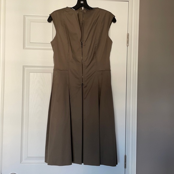 Akris Punto, khaki dress - Picture 1 of 7